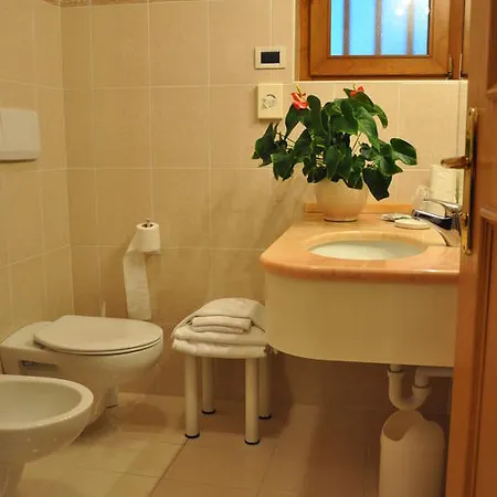 Albergo Dolomiti Capriana Habitación foto
