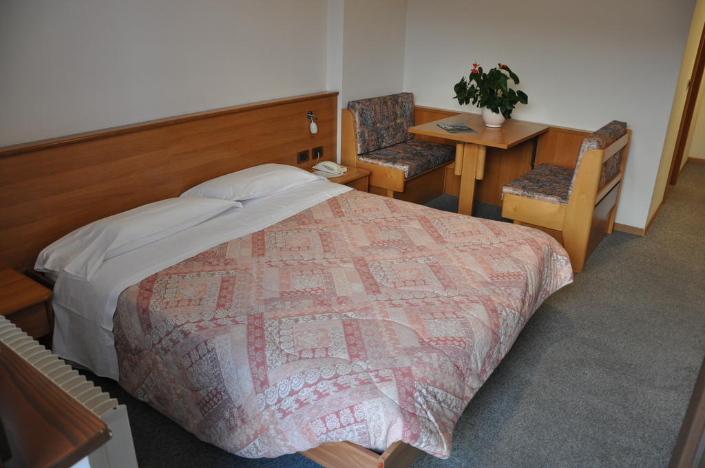 Hotel Dolomiti 3*